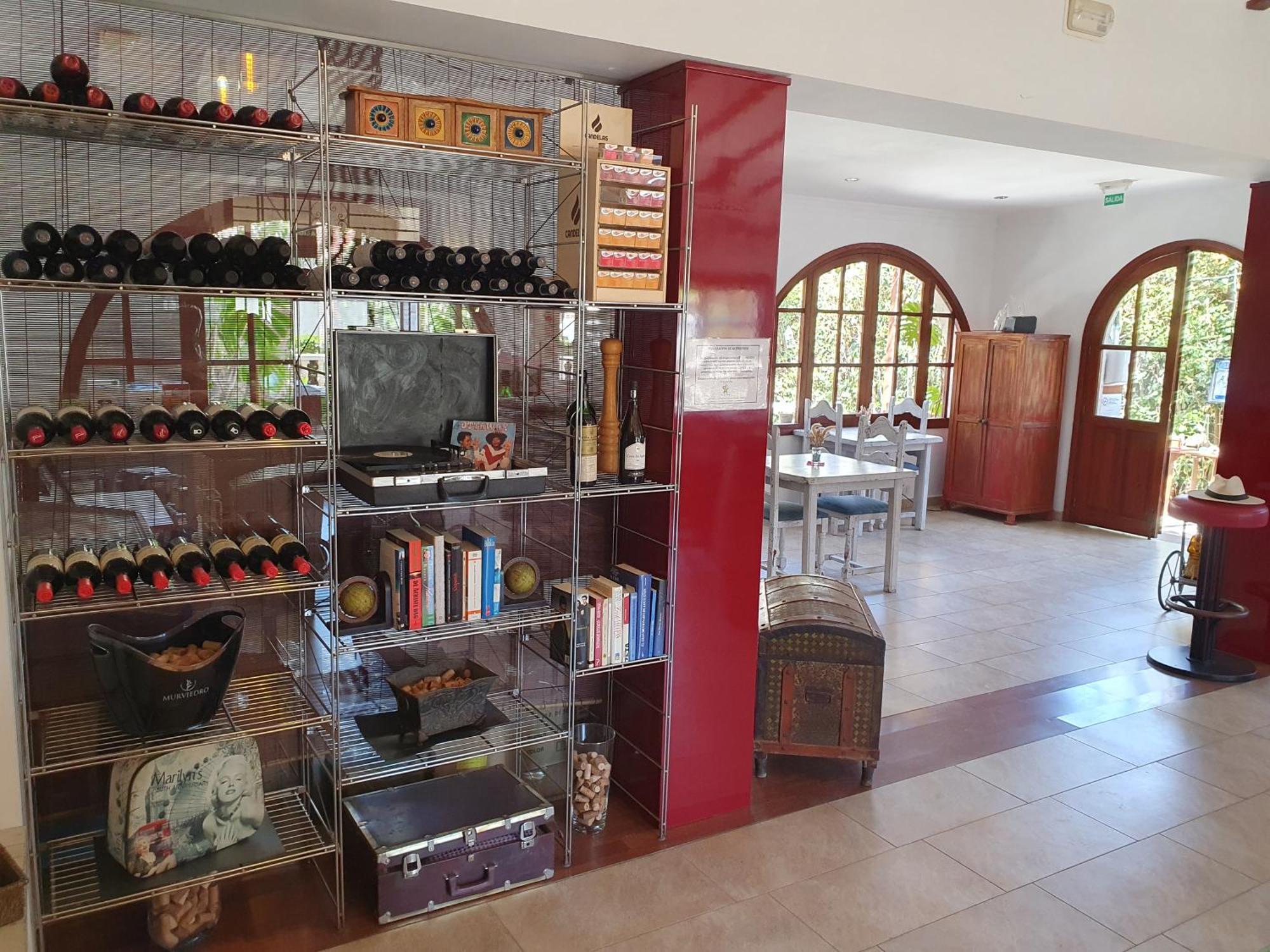 Hostal Mi Campana Denia Bagian luar foto