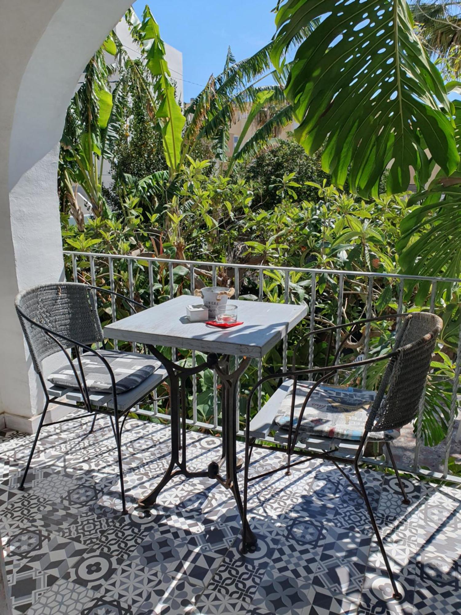 Hostal Mi Campana Denia Bagian luar foto