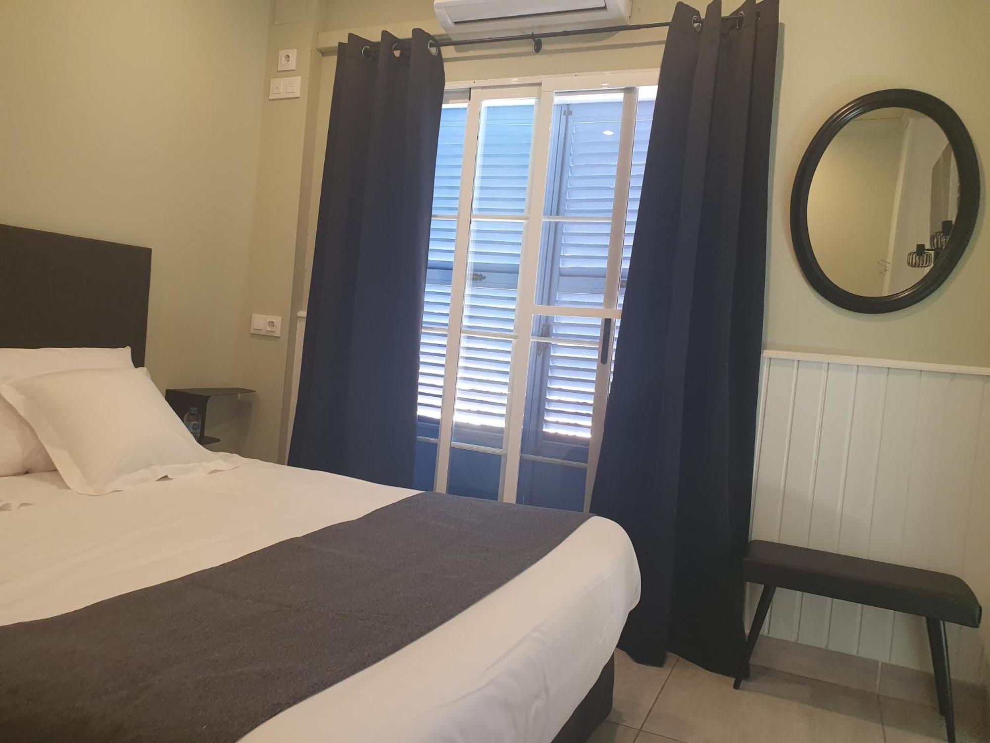Hostal Mi Campana Denia Bagian luar foto